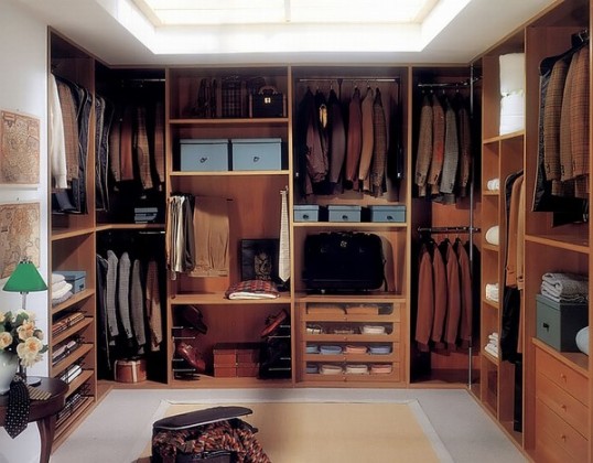 Do-it-yourself wardrobe room: mga ideya at disenyo ng aparador