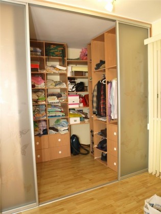 Gör-det-själv-garderobsrum: idéer och design av garderoben