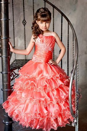 The most beautiful children's dresses for girls 2018 - 2019: photos, trends, ideas