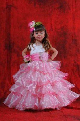 The most beautiful children's dresses for girls 2018 - 2019: photos, trends, ideas