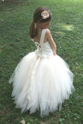 The most beautiful children's dresses for girls 2018 - 2019: photos, trends, ideas