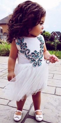 Les plus belles robes d'enfants pour filles 2018-2019: photos, tendances, idées