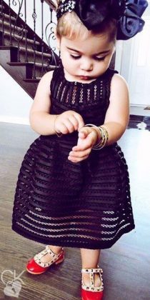 Los vestidos infantiles más bonitos para niñas 2018-2019: fotos, tendencias, ideas