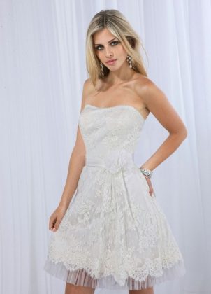 The most fashionable short wedding dresses: photo catalog of wedding dresses