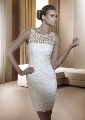 The most fashionable short wedding dresses: photo catalog of wedding dresses