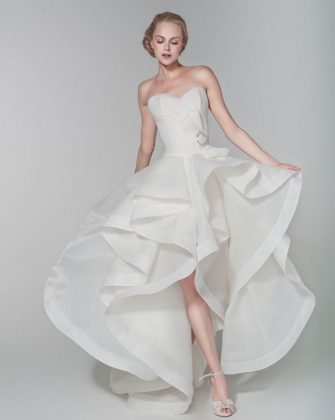 The most fashionable short wedding dresses: photo catalog of wedding dresses