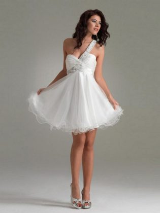 The most fashionable short wedding dresses: photo catalog of wedding dresses