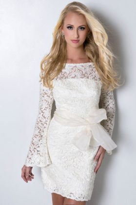 The most fashionable short wedding dresses: photo catalog of wedding dresses