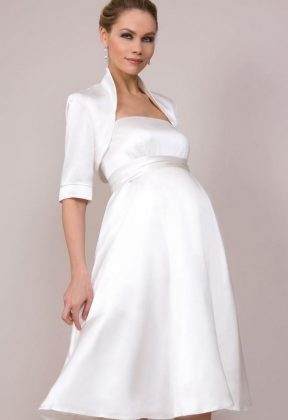 Maternity wedding dresses: a photo of wedding dresses for brides in position