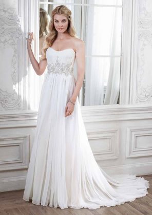 Maternity wedding dresses: a photo of wedding dresses for brides in position