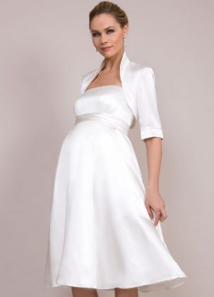 Maternity wedding dresses: a photo of wedding dresses for brides in position