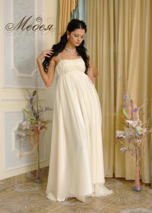 Maternity wedding dresses: a photo of wedding dresses for brides in position