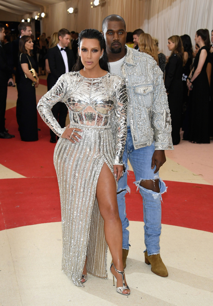 Skandalösa Kim Kardashian: Balmain Evening Dress