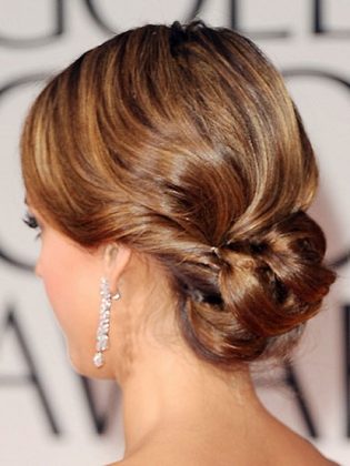 Graduation and wedding hairstyles: photo album of hairstyles for graduates and brides