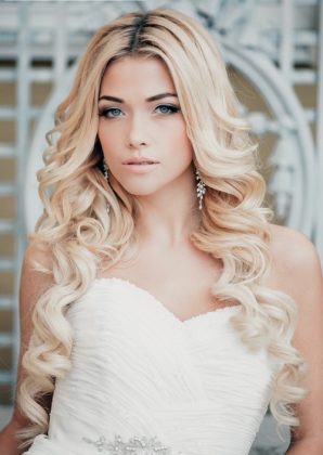 Ballagási és esküvői frizurák: frizurák fotóalbuma diplomások és menyasszonyok számára