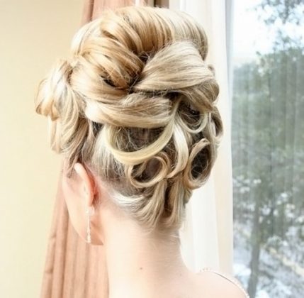 Gaya rambut pengijazahan dan perkahwinan: album foto gaya rambut untuk graduan dan pengantin perempuan