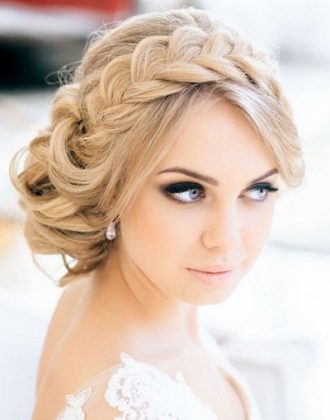 Mezuniyet ve düğün saç modelleri: mezunlar ve gelinler için saç fotoğraf albümü