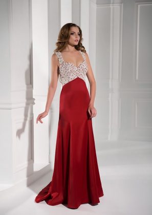 Evening red dresses on the floor: photos of the most beautiful red dresses, new items