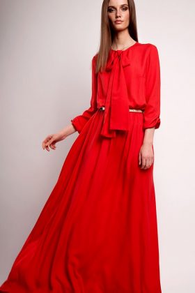 Evening red dresses on the floor: photos of the most beautiful red dresses, new items