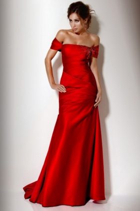 Evening red dresses on the floor: photos of the most beautiful red dresses, new items