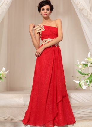 Evening red dresses on the floor: photos of the most beautiful red dresses, new items