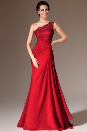 Evening red dresses on the floor: photos of the most beautiful red dresses, new items