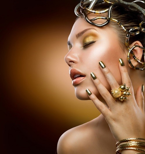Golden Makeup. Mode Girl Portrait