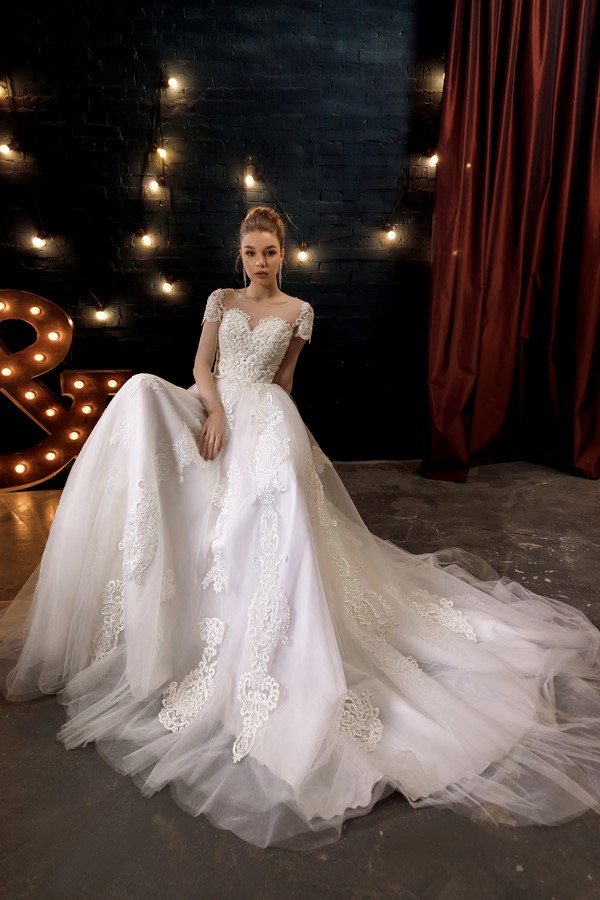 Escolhendo um vestido de noiva? Fotos de vestidos de noiva, tendências e tendências de moda casamento