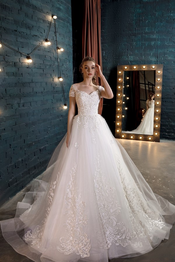 בוחרים שמלת כלה? תמונות של שמלות כלה, טרנדים וטרנדים של אופנת חתונה