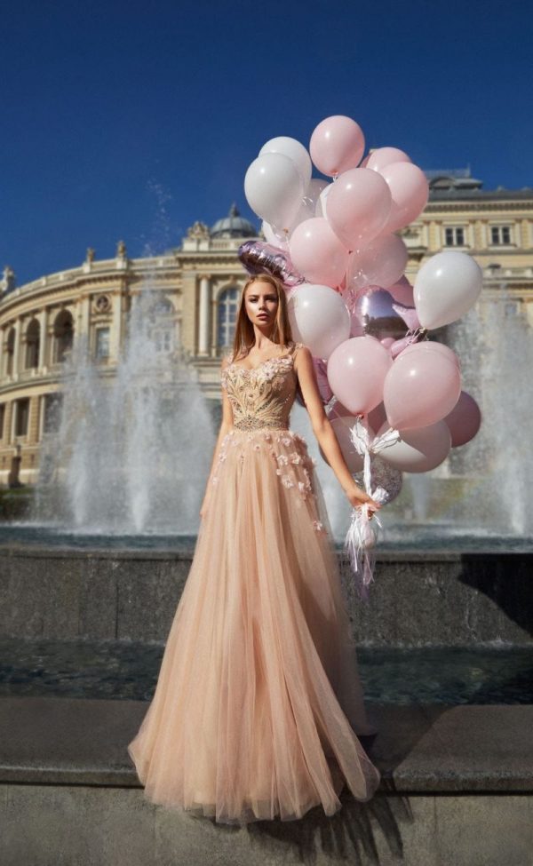 The most beautiful graduation dresses: photo. Fashionable prom dresses - new