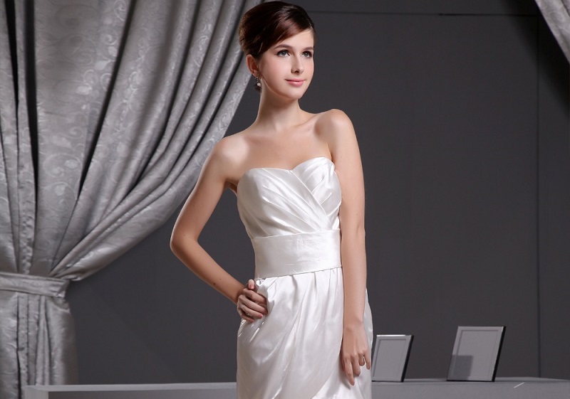 Los vestidos bustier más bellos: un atuendo elegante para mujeres espectaculares