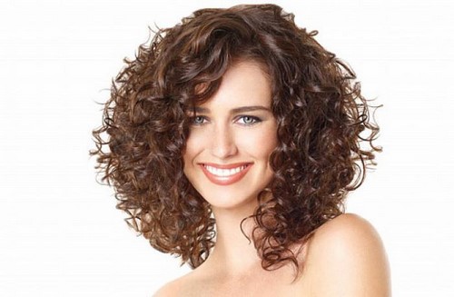 تجعيد الشعر المشاغب أو حلاقة الشعر العصرية للشعر المجعد