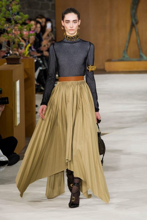 Fashionable long skirts. Gorgeous floor skirts for every taste