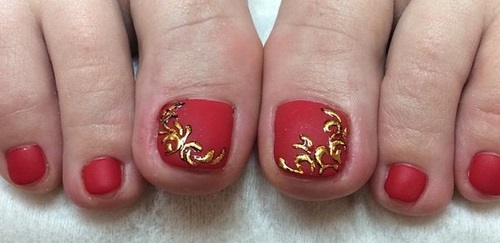 Beautiful pedicure - photos of pedicure ideas, new items and current trends