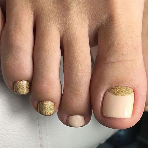 Beautiful pedicure - photos of pedicure ideas, new items and current trends