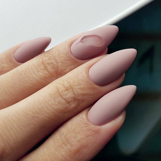 Zdjęcie nowego jesiennego manicure - pomysły na jesień