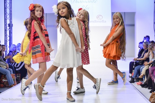 Módne oblečenie pre dievčatá: fotografie, trendy, trendy