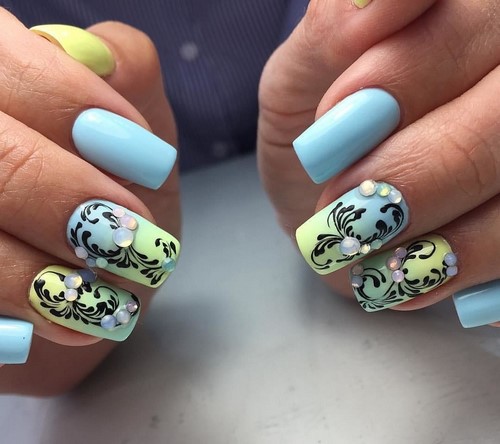 Monograms on nails: ทำเล็บสุดหรูพร้อม monograms สำหรับโอกาสพิเศษ