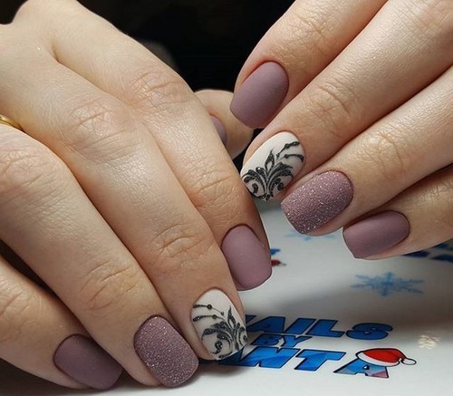 Monograms on nails: ทำเล็บสุดหรูพร้อม monograms สำหรับโอกาสพิเศษ