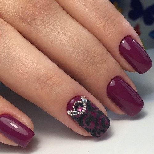 Monograms on nails: ทำเล็บสุดหรูพร้อม monograms สำหรับโอกาสพิเศษ