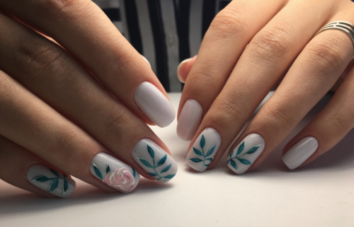 Beautiful manicure with flowers on nails - the best photo ideas 2019-2020