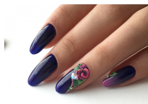 Beautiful manicure with flowers on nails - the best photo ideas 2019-2020