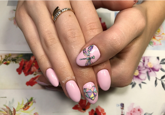 Desenhos na moda nas unhas 2019-2020 - elegantes, bonitas e únicas