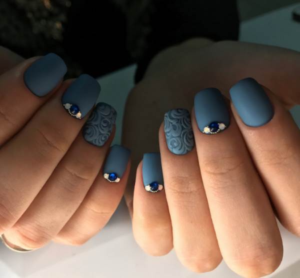 Le 10 migliori opzioni più alla moda per la manicure opaca 2019-2020