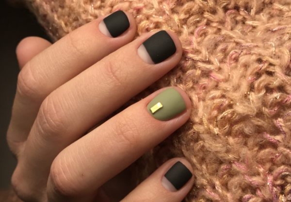 The mystery of black in a fashionable manicure with black polish - photo ideas