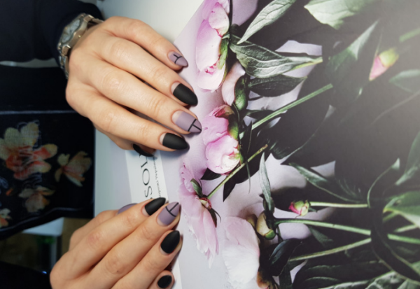 The mystery of black in a fashionable manicure with black polish - photo ideas