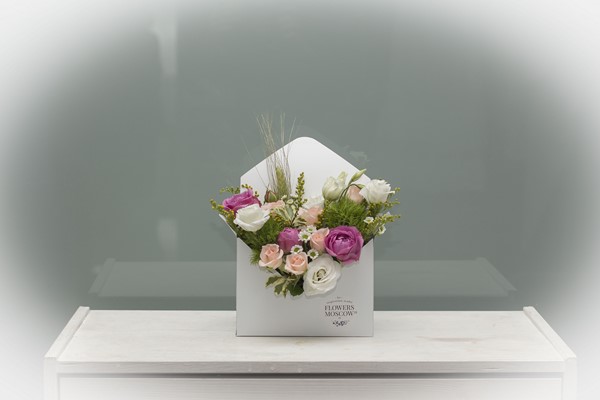 Piękne bukiety kwiatów 2019-2020 - trendy fotograficzne w projektowaniu bukietów i kompozycji kwiatowych