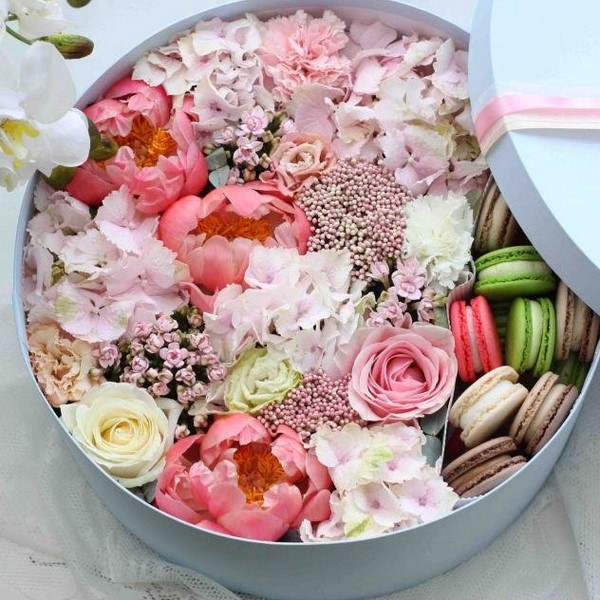 Piękne bukiety kwiatów 2019-2020 - trendy fotograficzne w projektowaniu bukietów i kompozycji kwiatowych