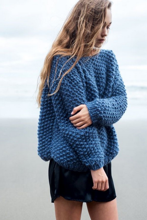 Modne damskie swetry 2019-2020 - trendy, nowe modele, zdjęcia modnych kokardek z swetrem