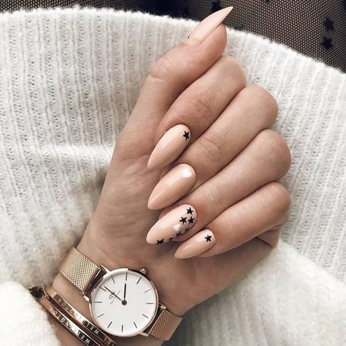 Beige nail design: fresh news and new trends of manicure beige